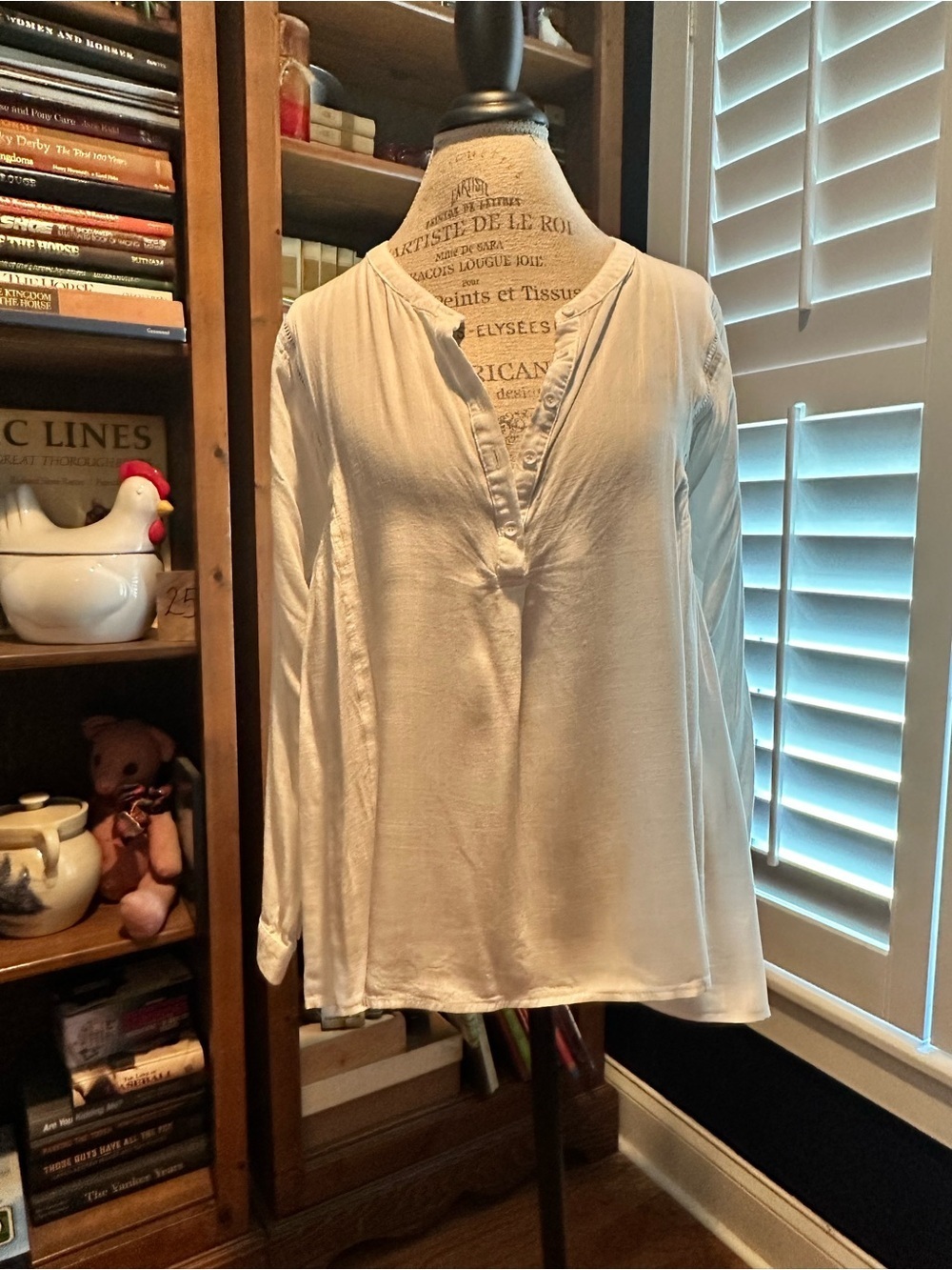 Mystree Light Cream V-Neck Button-Trim Blouse